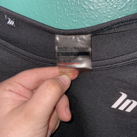 Muscle Nation Workout Crop - Picture 3 of 3